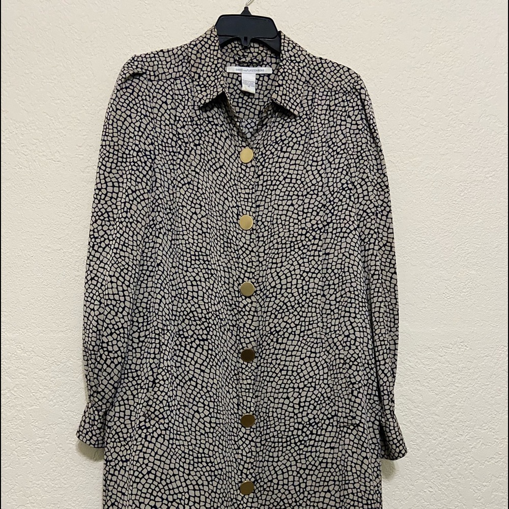 Beautiful navy/tan long sleeve designer dress
